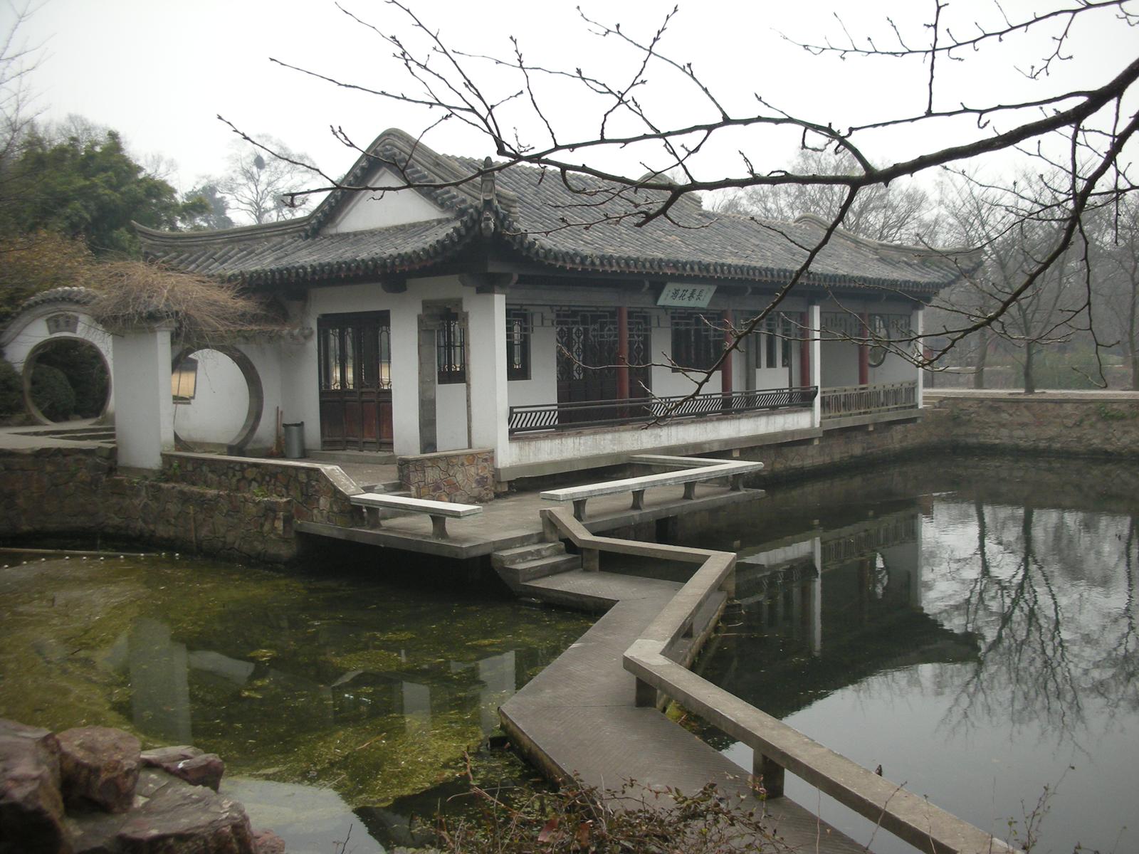 2000年ほど前は錫(スズ)の産地だったが、今は錫がない無錫(その2..無錫を代表する観光地である太湖)